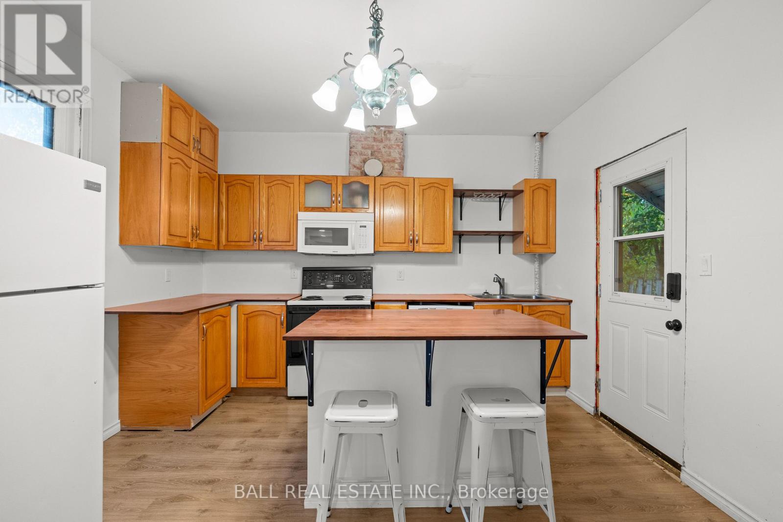 45 Lafayette Avenue, Peterborough (Town Ward 3), Ontario  K9J 5C1 - Photo 14 - X12471704