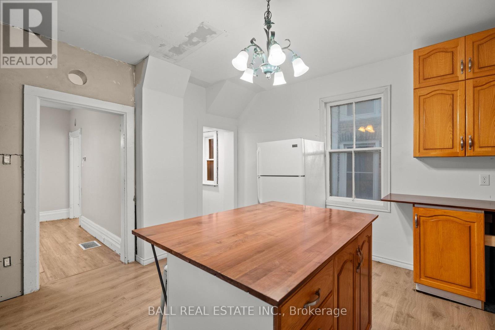 45 Lafayette Avenue, Peterborough (Town Ward 3), Ontario  K9J 5C1 - Photo 16 - X12471704