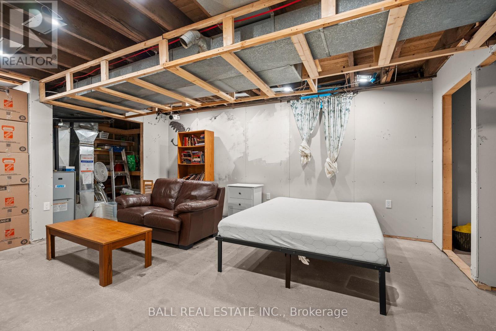 45 Lafayette Avenue, Peterborough (Town Ward 3), Ontario  K9J 5C1 - Photo 31 - X12471704