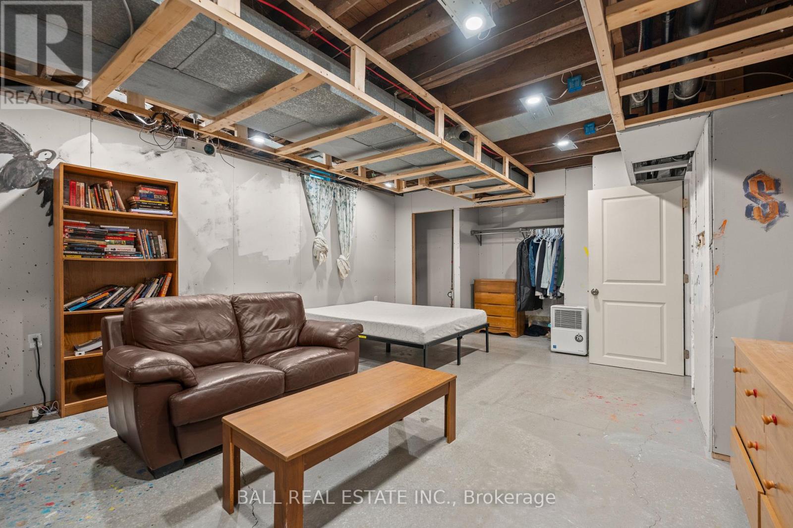 45 Lafayette Avenue, Peterborough (Town Ward 3), Ontario  K9J 5C1 - Photo 33 - X12471704