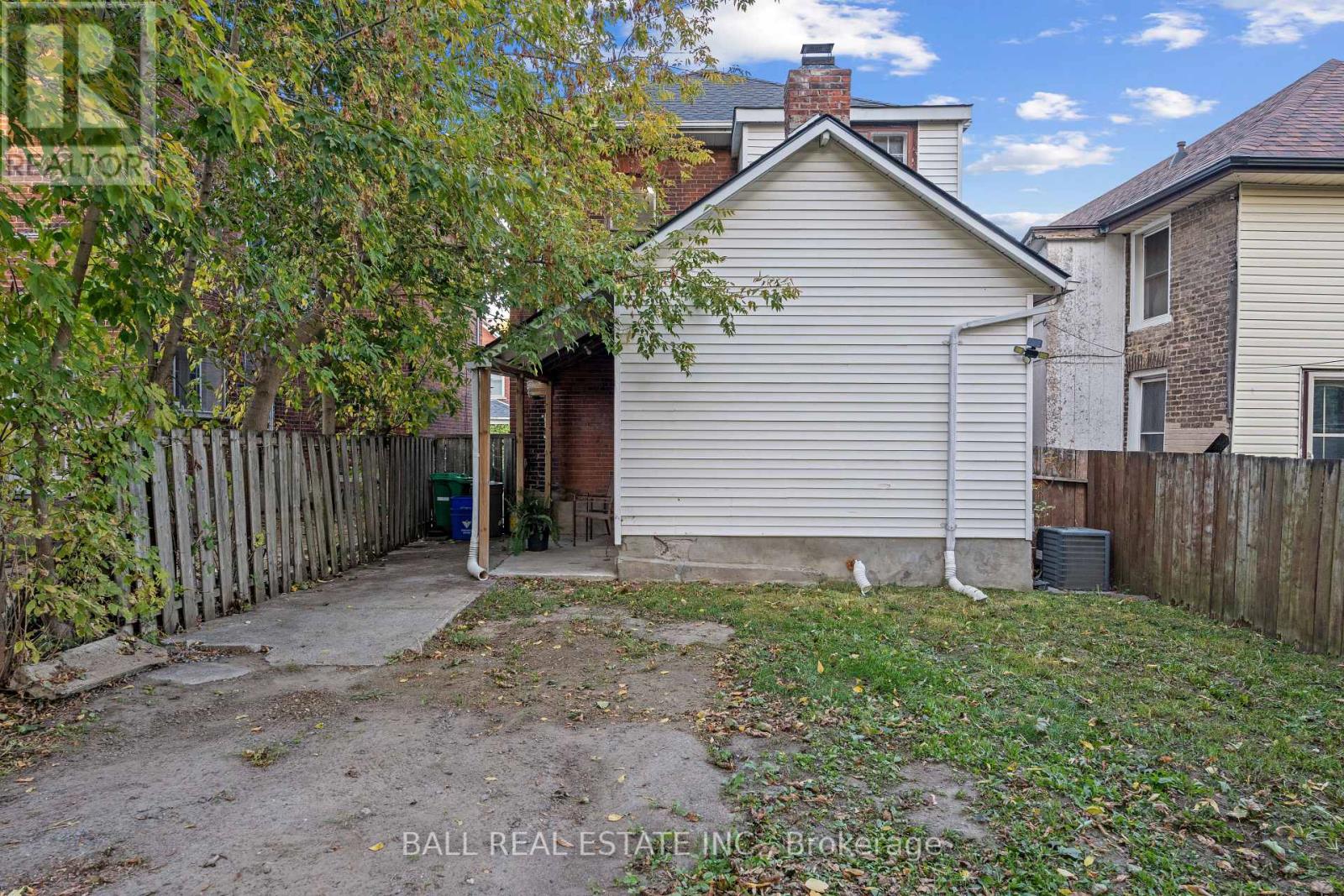 45 Lafayette Avenue, Peterborough (Town Ward 3), Ontario  K9J 5C1 - Photo 36 - X12471704