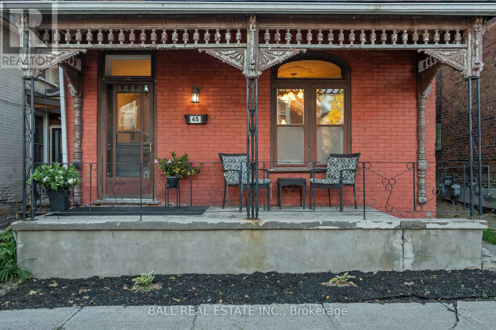 45 Lafayette Avenue, Peterborough (Town Ward 3), Ontario  K9J 5C1 - Photo 4 - X12471704