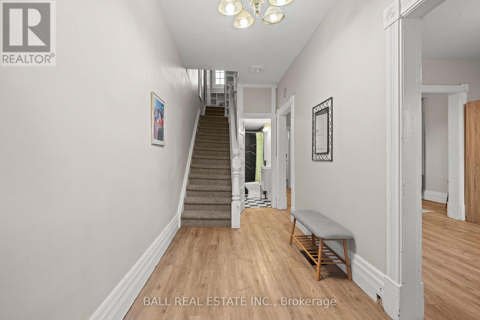 45 Lafayette Avenue, Peterborough (Town Ward 3), Ontario  K9J 5C1 - Photo 5 - X12471704