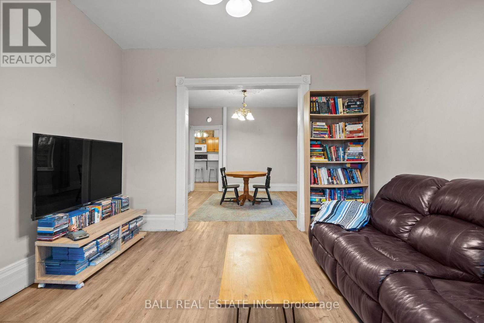 45 Lafayette Avenue, Peterborough (Town Ward 3), Ontario  K9J 5C1 - Photo 7 - X12471704