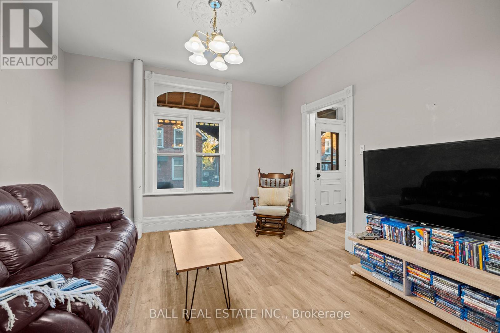 45 Lafayette Avenue, Peterborough (Town Ward 3), Ontario  K9J 5C1 - Photo 8 - X12471704
