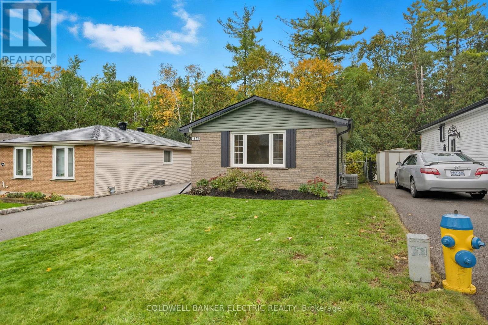 1673 Redwood Drive, Peterborough (Monaghan Ward 2), Ontario  K9K 1M2 - Photo 4 - X12471709