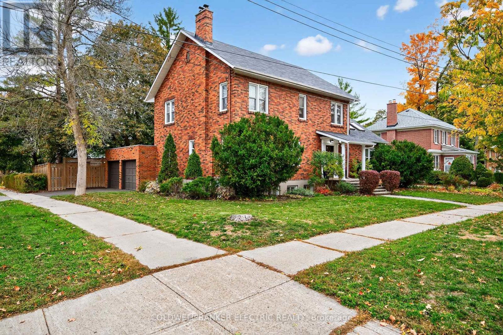 230 Geraldine Avenue, Peterborough (Northcrest Ward 5), Ontario  K9H 4T9 - Photo 1 - X12471798