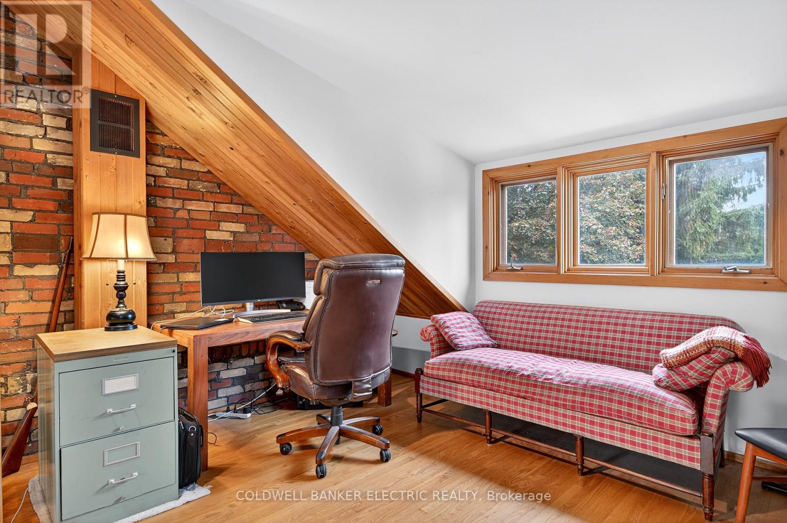 230 Geraldine Avenue, Peterborough (Northcrest Ward 5), Ontario  K9H 4T9 - Photo 24 - X12471798