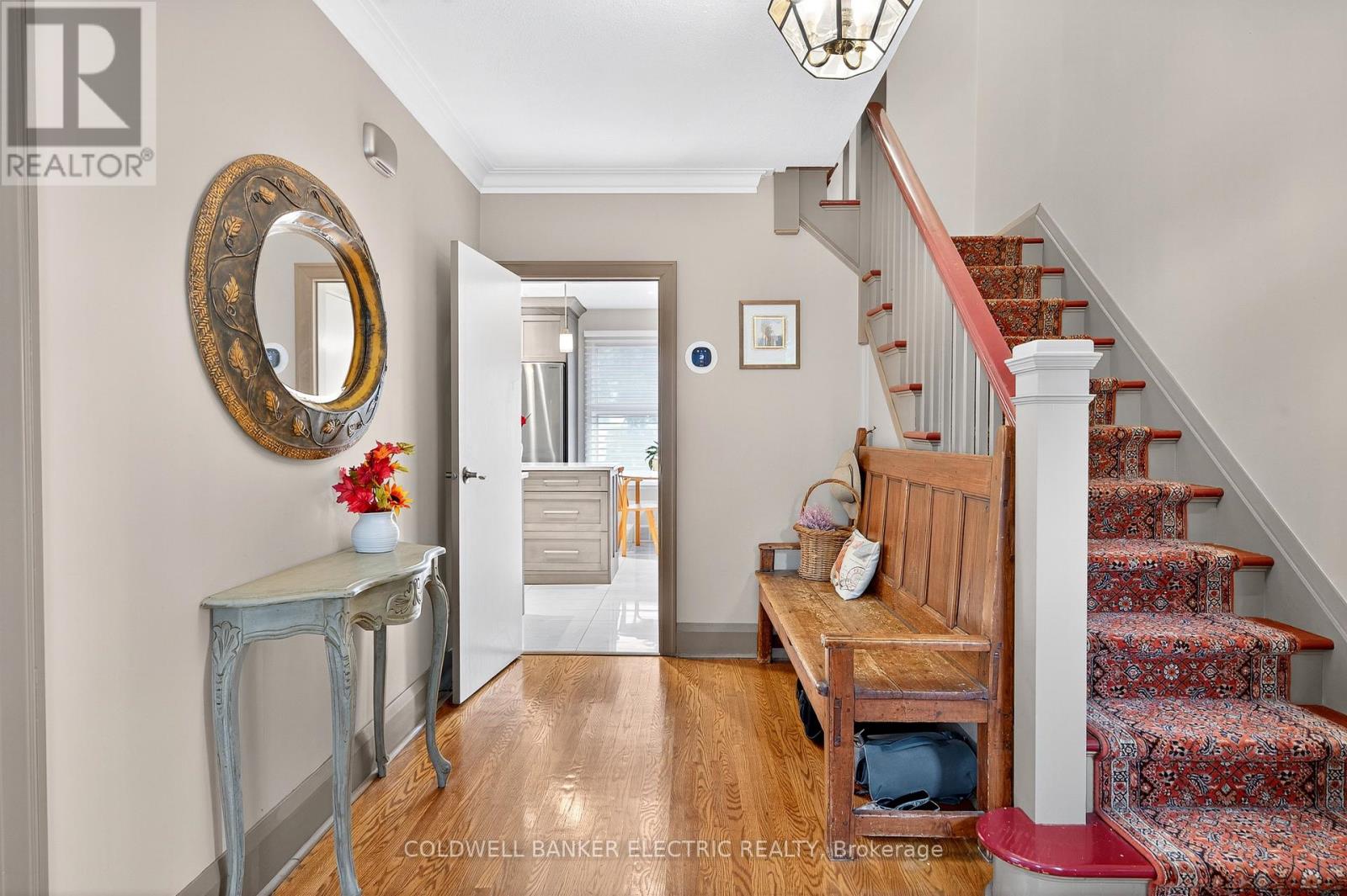 230 Geraldine Avenue, Peterborough (Northcrest Ward 5), Ontario  K9H 4T9 - Photo 4 - X12471798