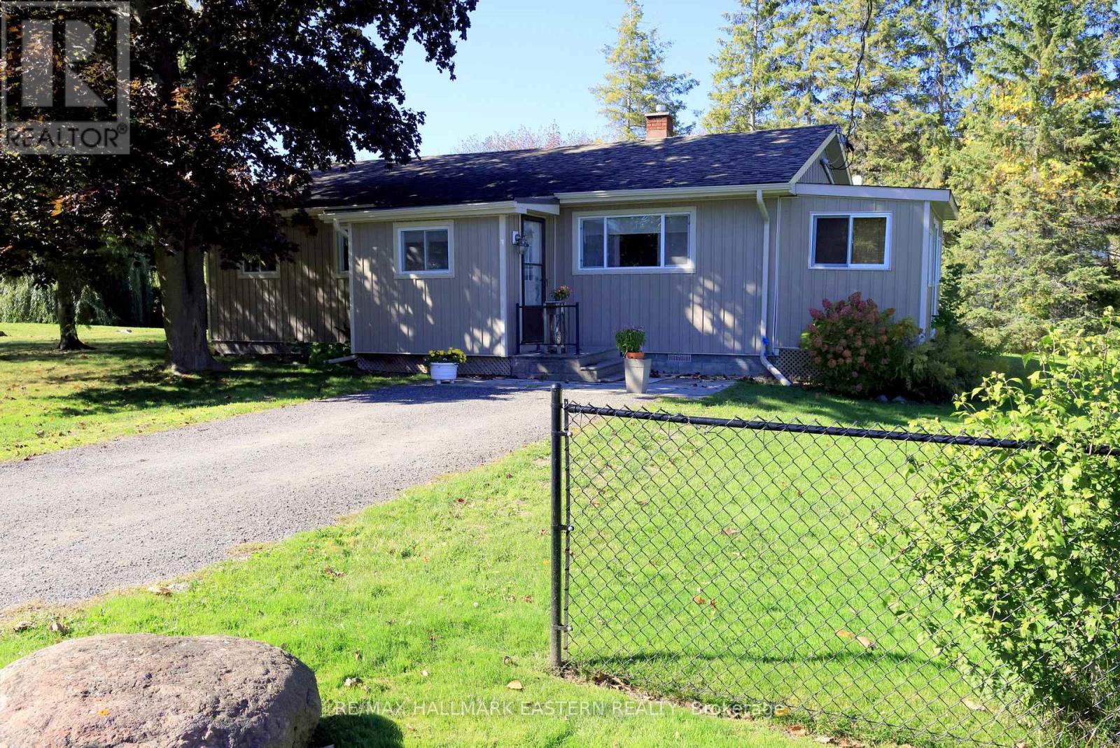 824 Sidney Drive, Selwyn, Ontario  K0L 1T0 - Photo 1 - X12472027