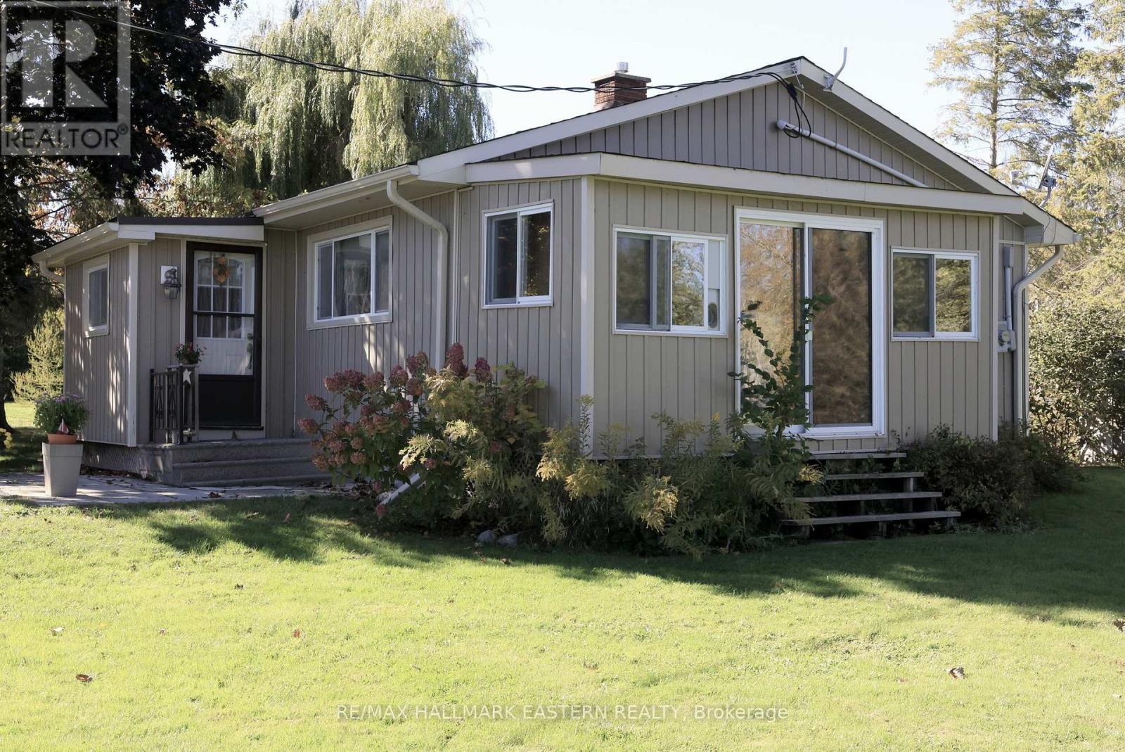824 Sidney Drive, Selwyn, Ontario  K0L 1T0 - Photo 2 - X12472027