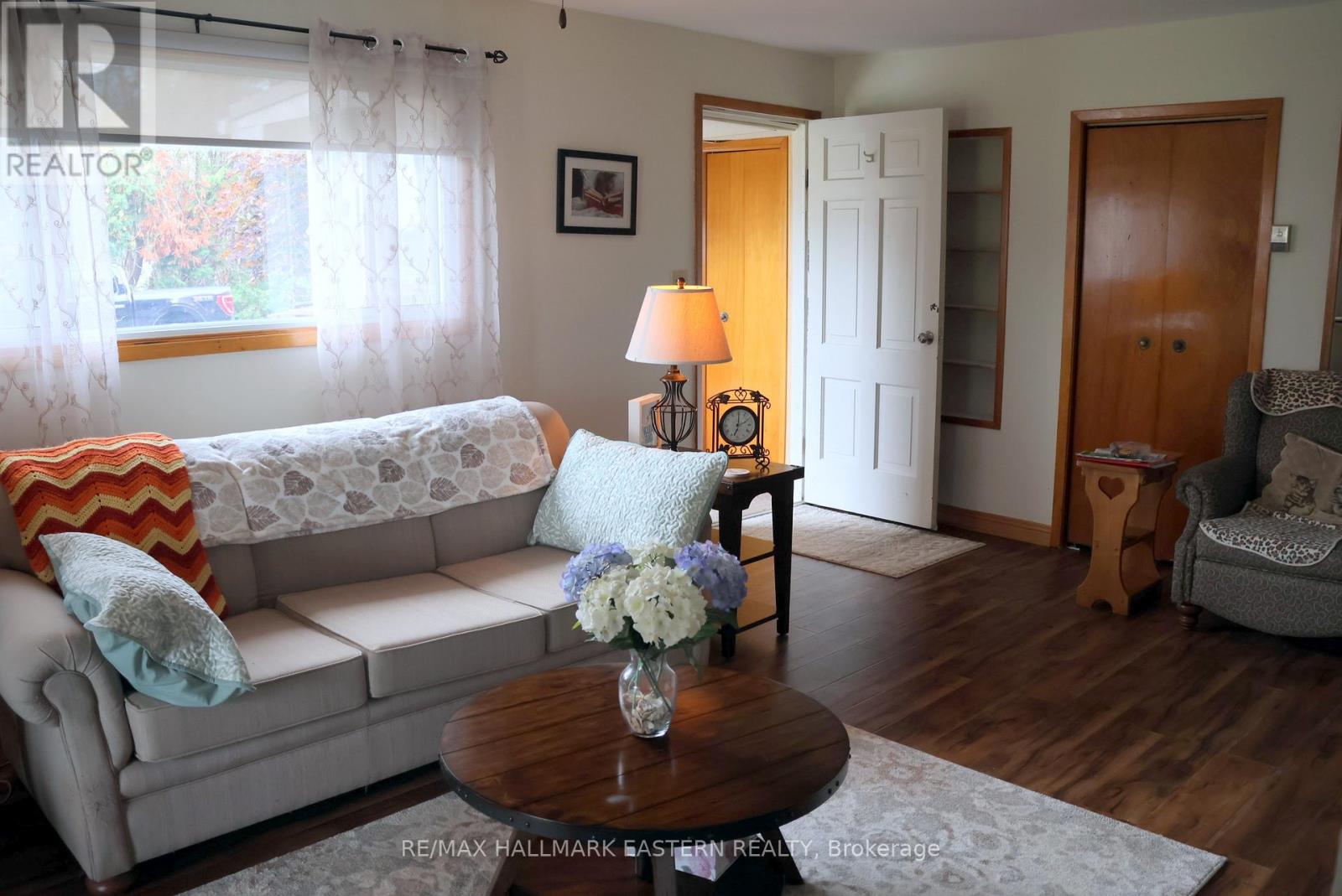 824 Sidney Drive, Selwyn, Ontario  K0L 1T0 - Photo 5 - X12472027