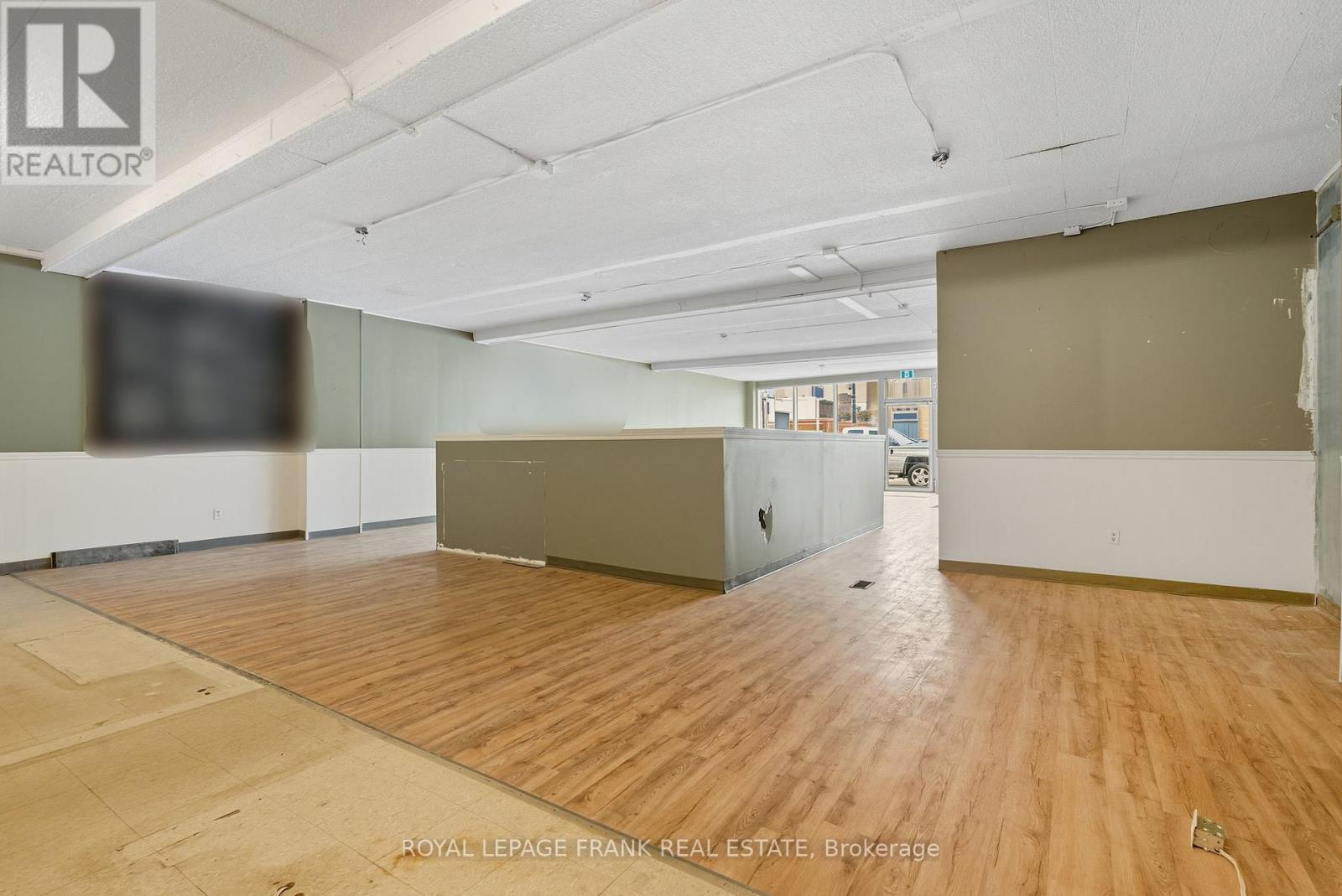 15-17 William Street S, Kawartha Lakes (Lindsay), Ontario  K9V 3A3 - Photo 11 - X12473115