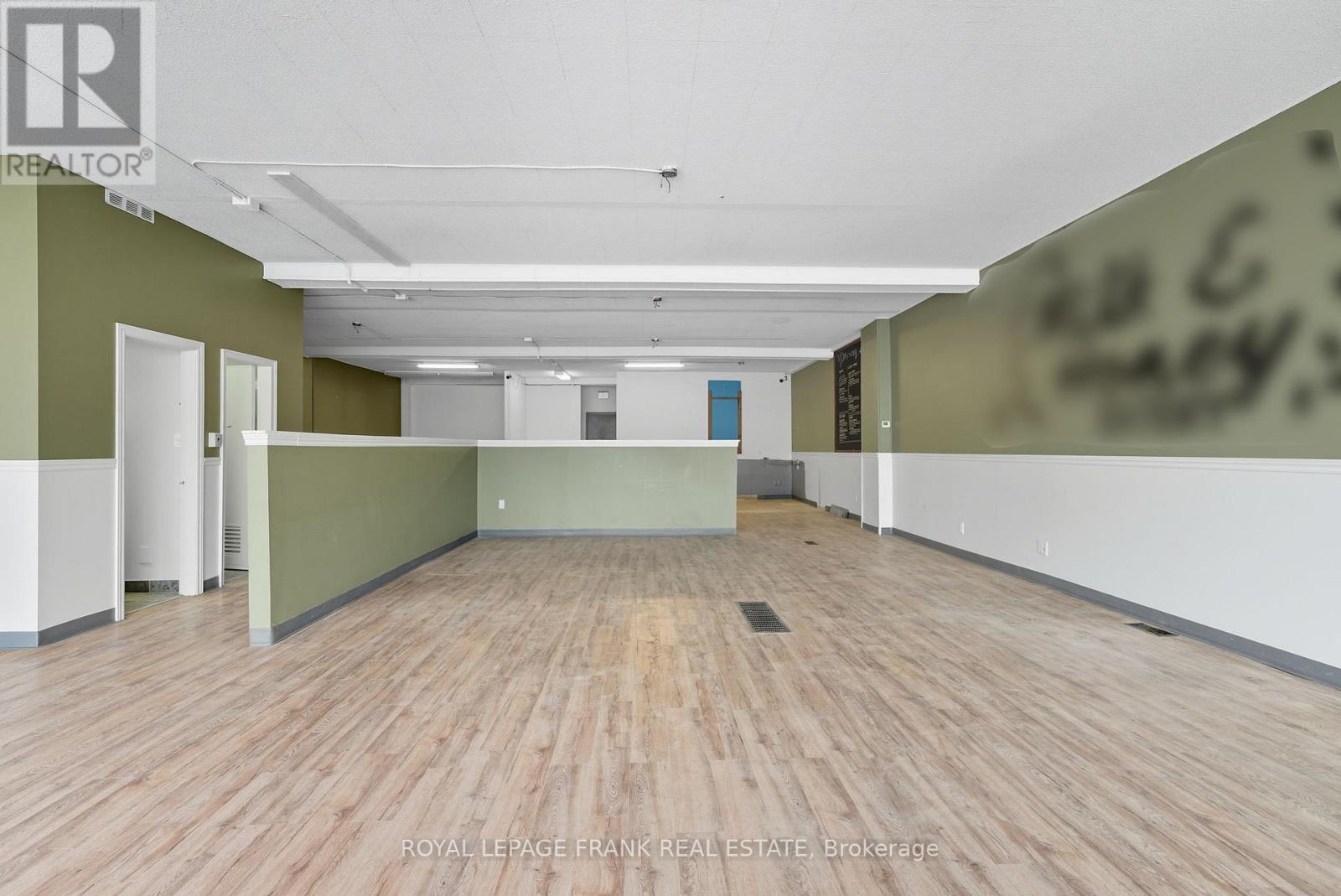 15-17 William Street S, Kawartha Lakes (Lindsay), Ontario  K9V 3A3 - Photo 12 - X12473115