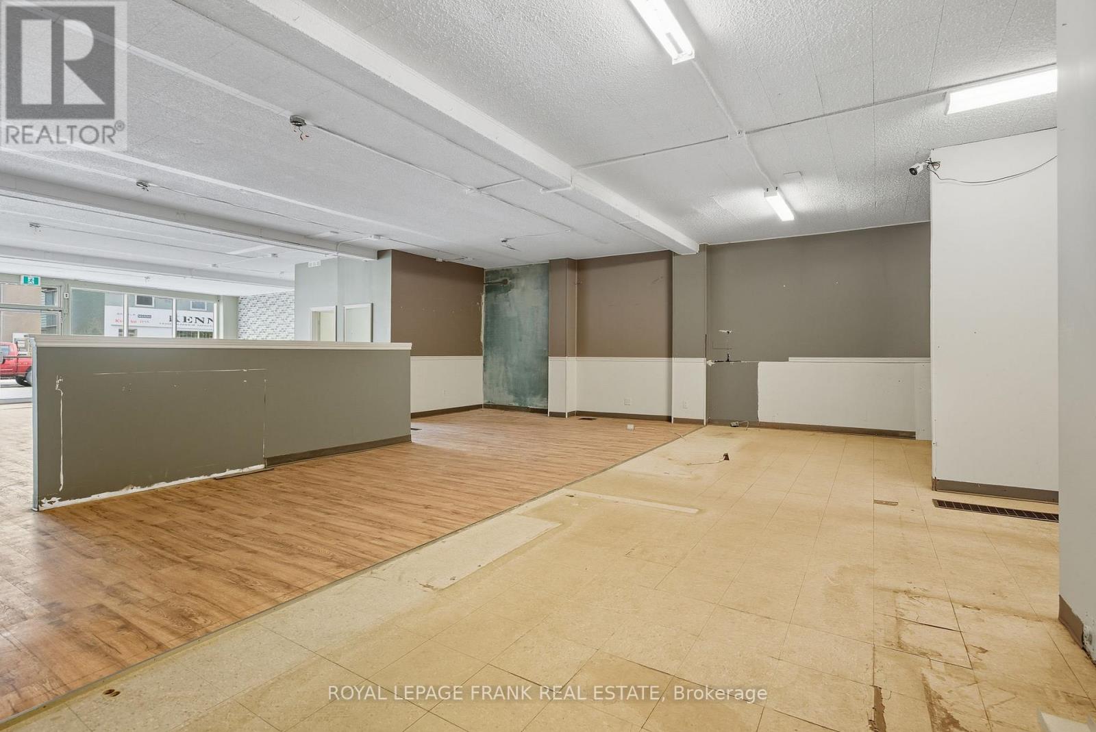 15-17 William Street S, Kawartha Lakes (Lindsay), Ontario  K9V 3A3 - Photo 15 - X12473115