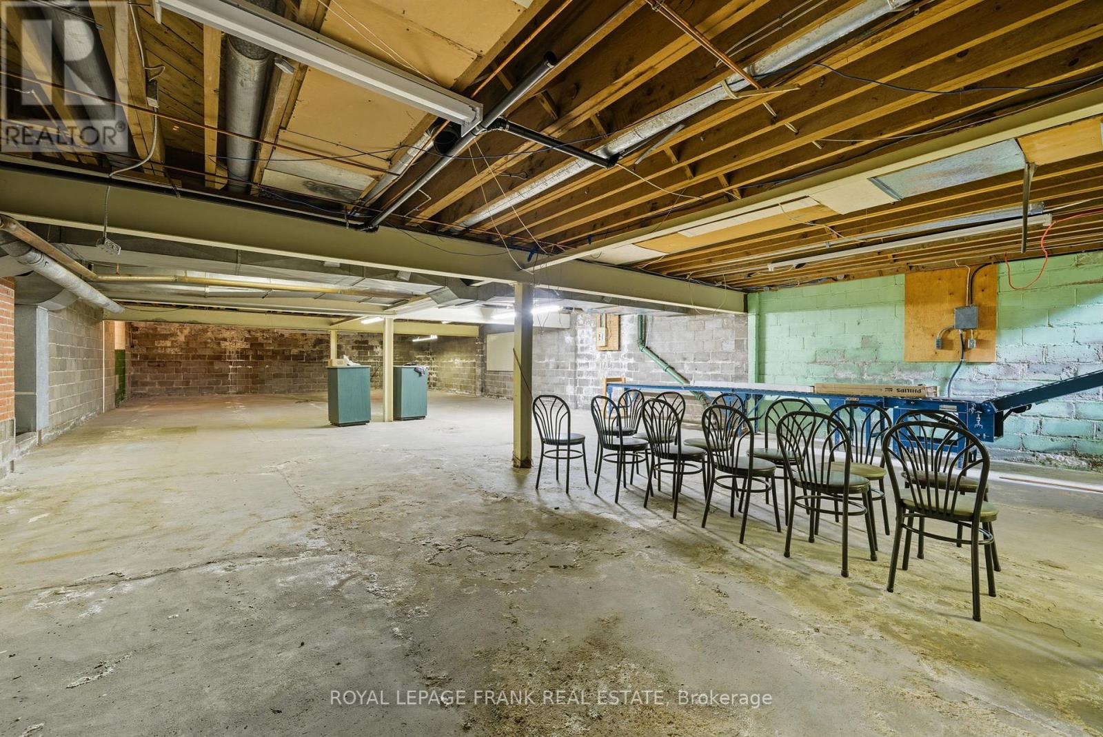 15-17 William Street S, Kawartha Lakes (Lindsay), Ontario  K9V 3A3 - Photo 17 - X12473115