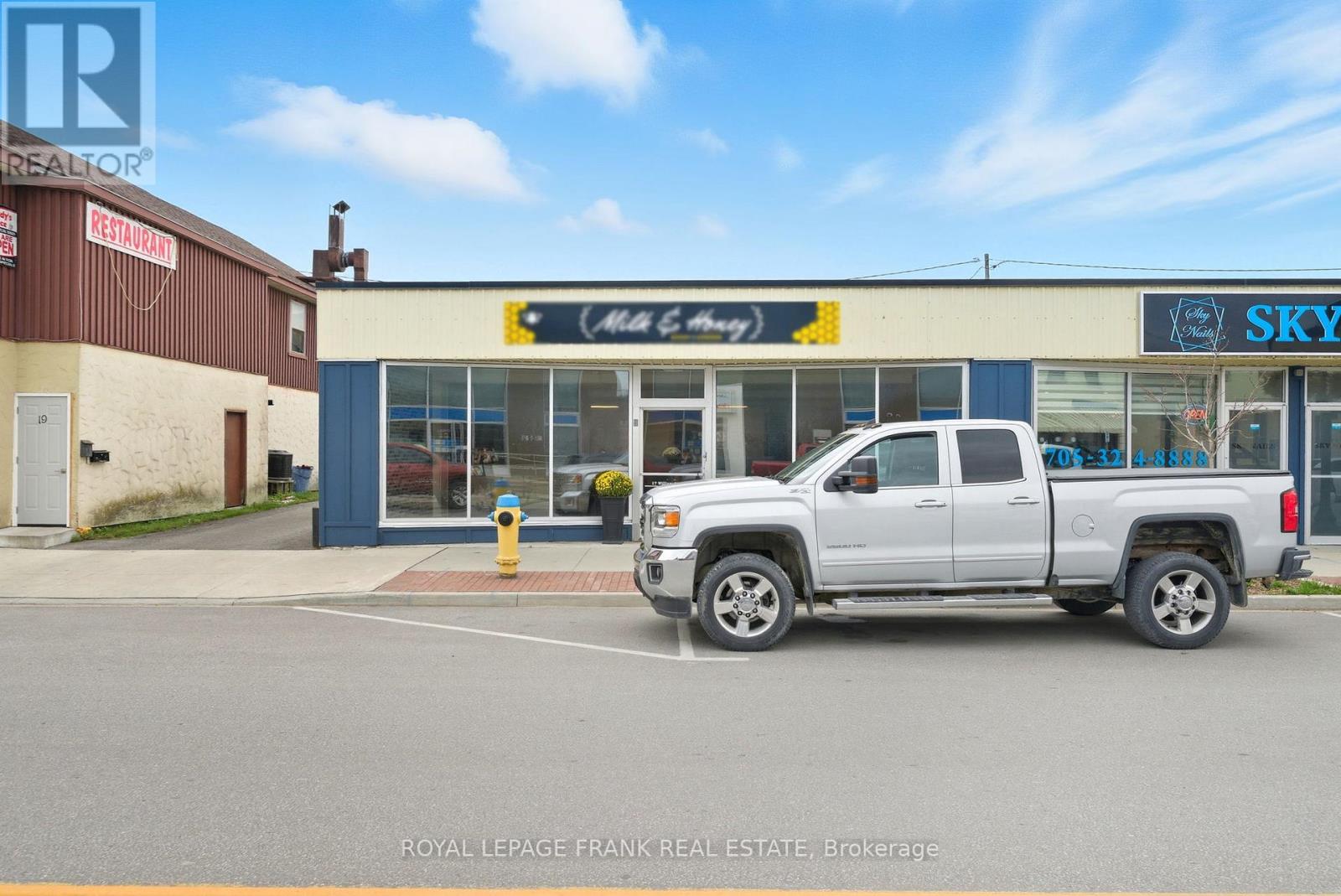 15-17 William Street S, Kawartha Lakes (Lindsay), Ontario  K9V 3A3 - Photo 2 - X12473115