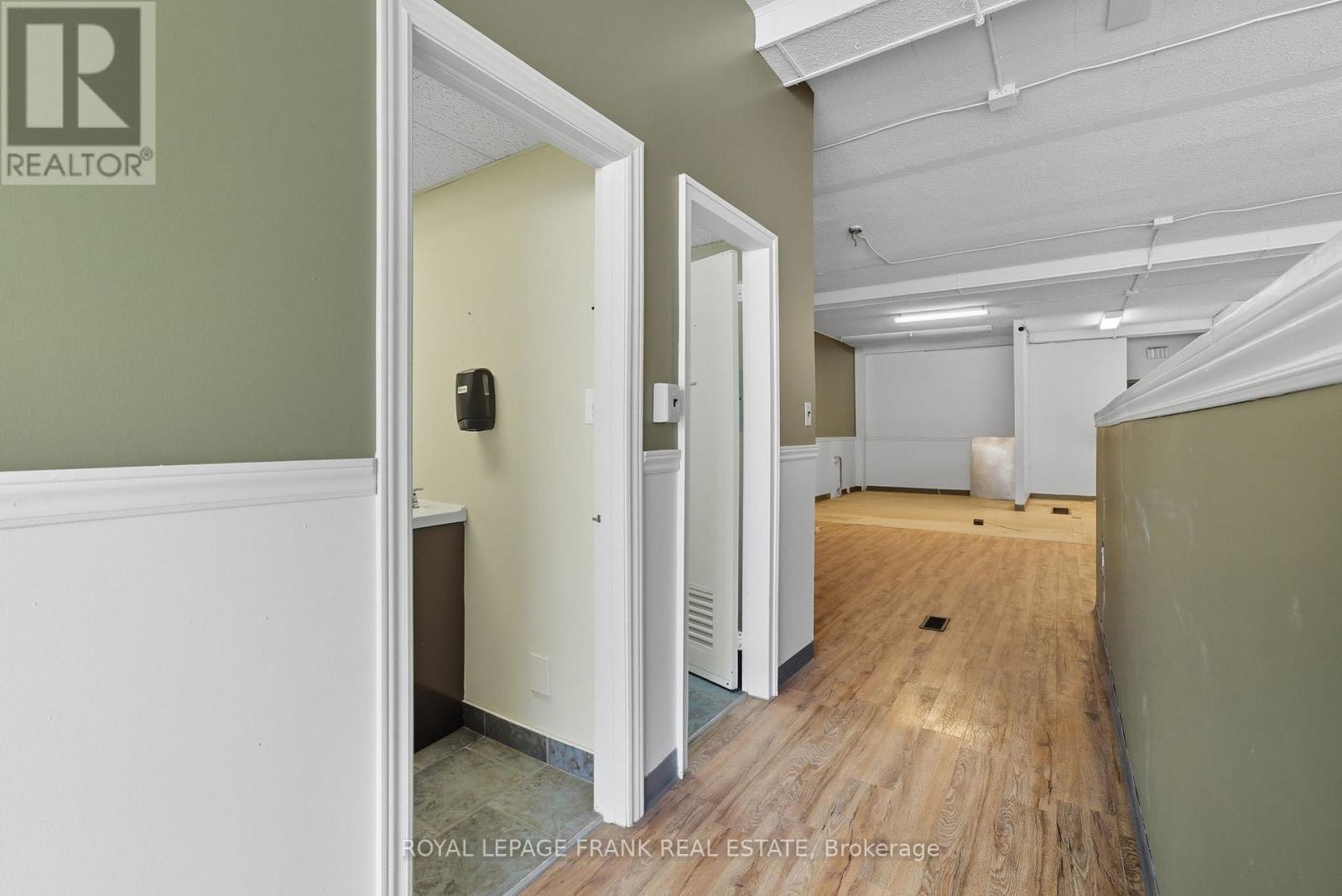 15-17 William Street S, Kawartha Lakes (Lindsay), Ontario  K9V 3A3 - Photo 23 - X12473115