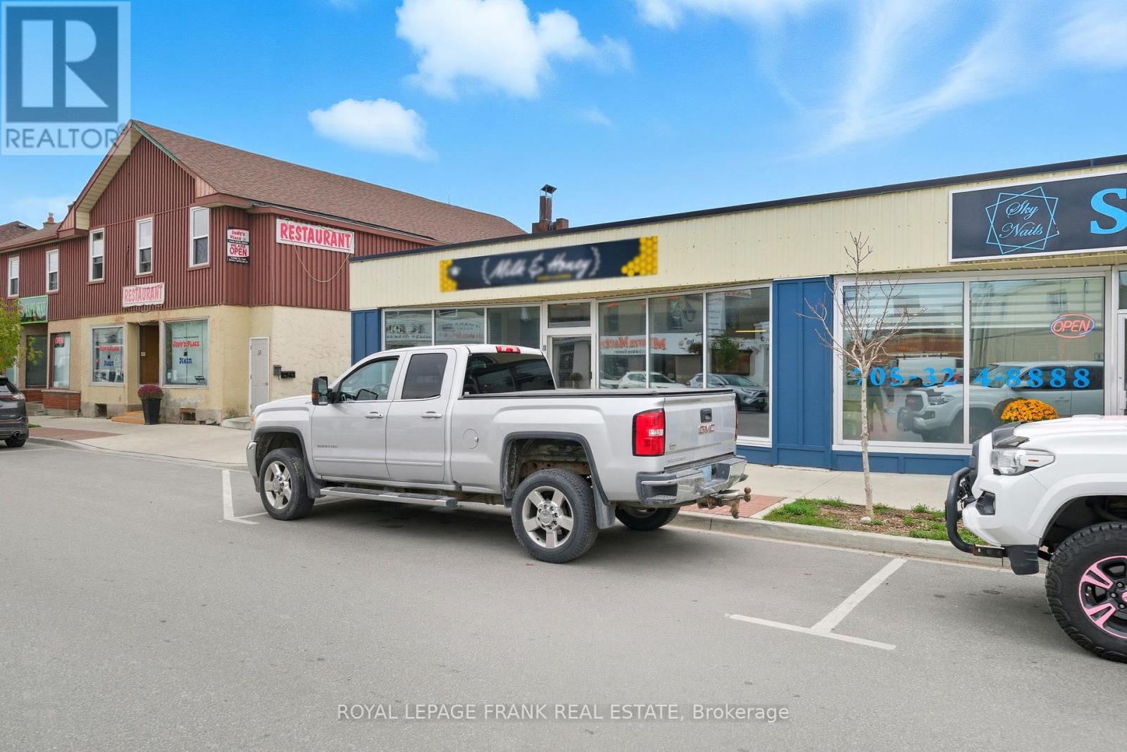 15-17 William Street S, Kawartha Lakes (Lindsay), Ontario  K9V 3A3 - Photo 3 - X12473115