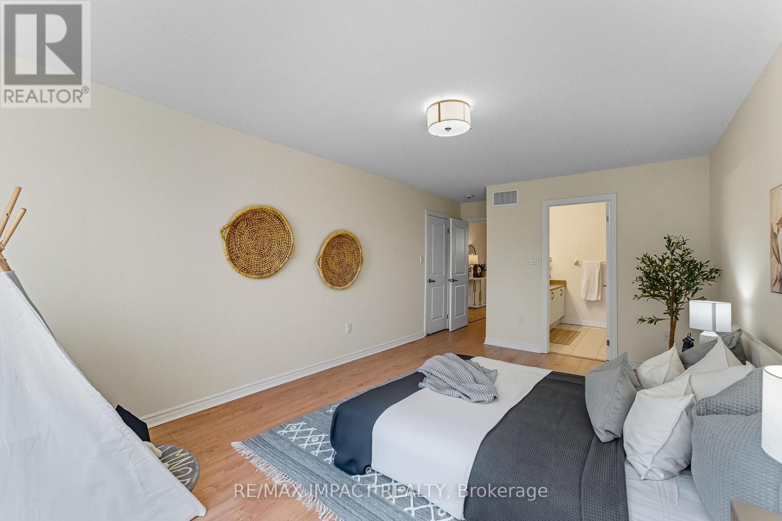39 Connolly Road, Kawartha Lakes (Lindsay), Ontario  K9V 5H5 - Photo 37 - X12473182