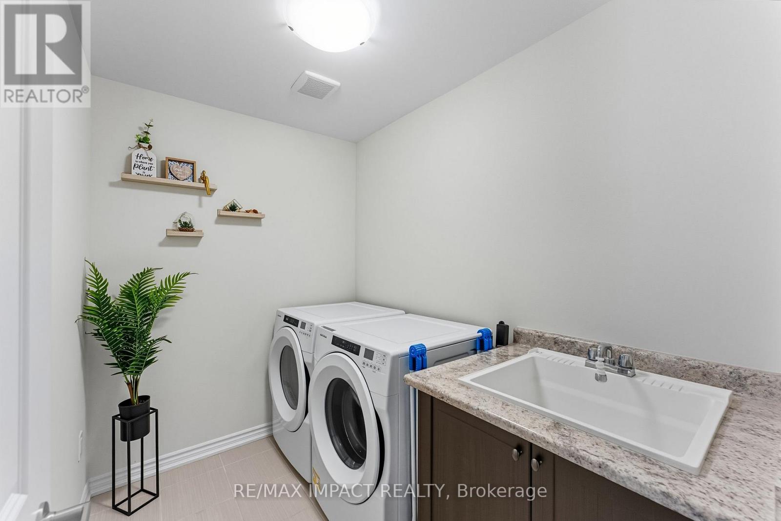 39 Connolly Road, Kawartha Lakes (Lindsay), Ontario  K9V 5H5 - Photo 39 - X12473182