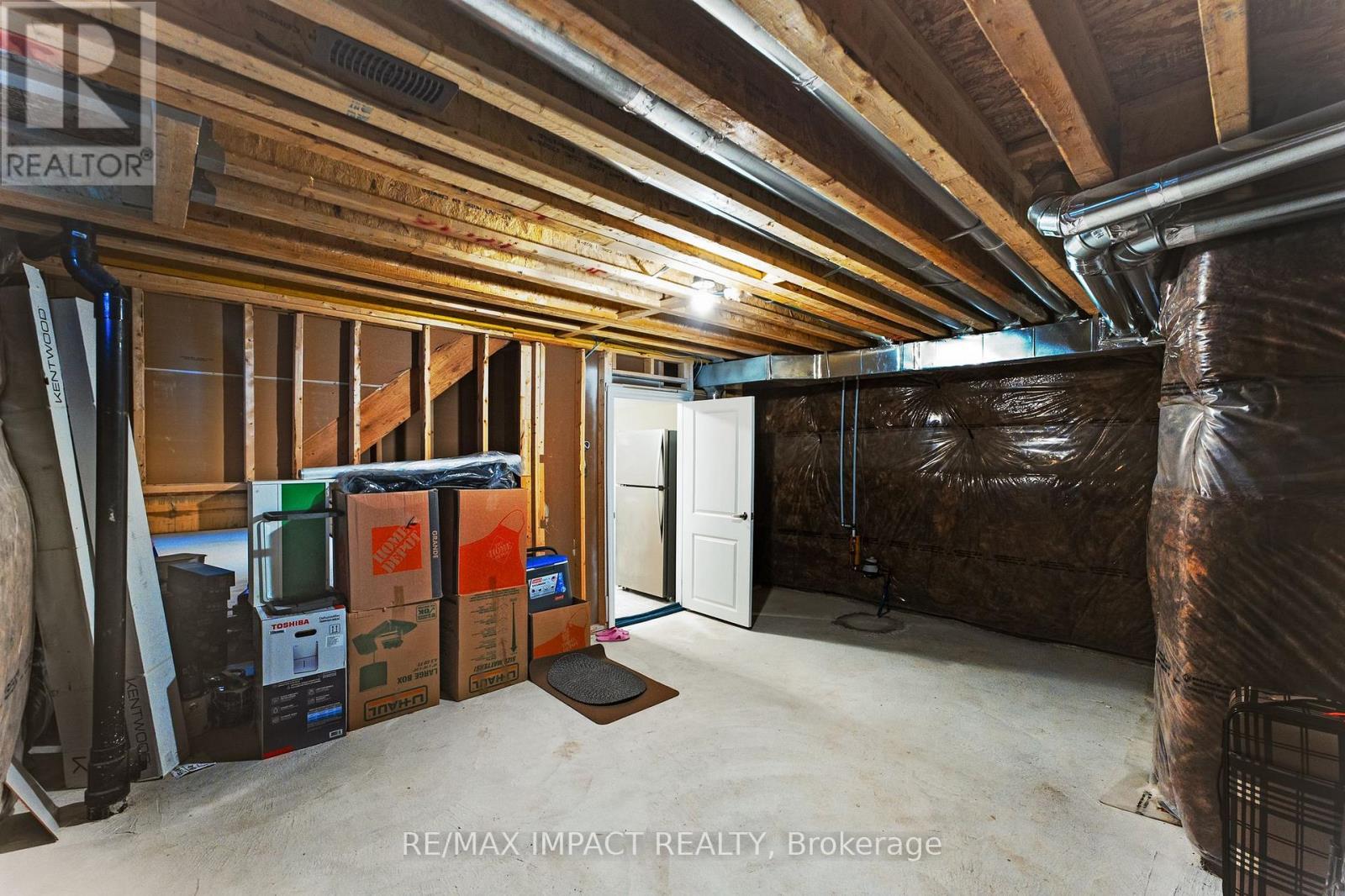 39 Connolly Road, Kawartha Lakes (Lindsay), Ontario  K9V 5H5 - Photo 44 - X12473182