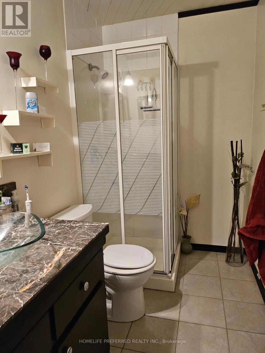 17b Beechwood Drive, Peterborough (Monaghan Ward 2), Ontario  K9J 1M2 - Photo 10 - X12473724