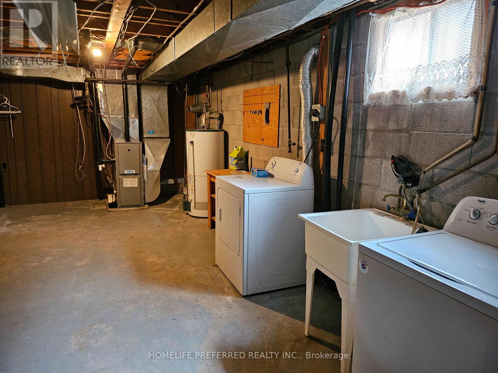17b Beechwood Drive, Peterborough (Monaghan Ward 2), Ontario  K9J 1M2 - Photo 13 - X12473724