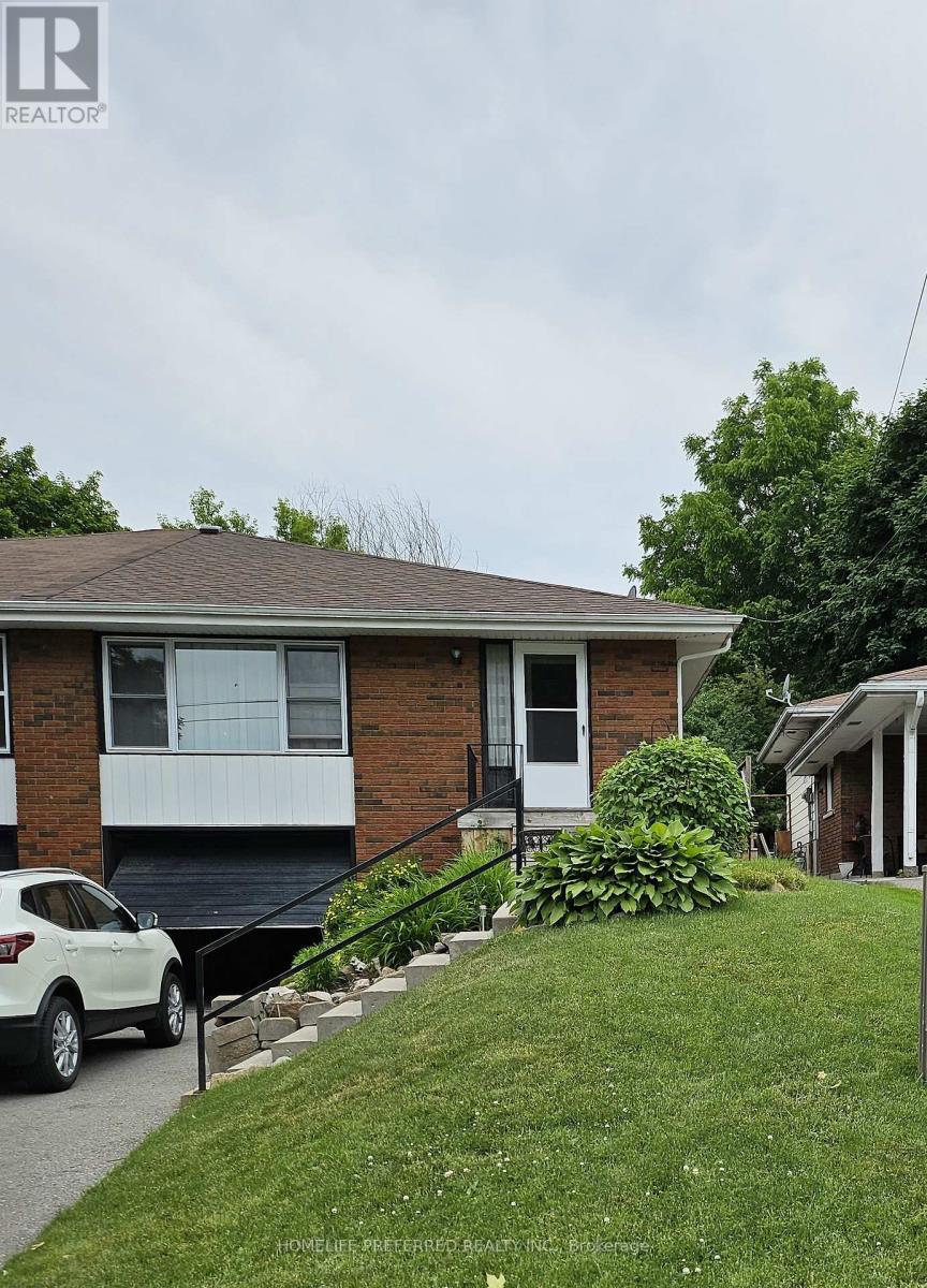 17b Beechwood Drive, Peterborough (Monaghan Ward 2), Ontario  K9J 1M2 - Photo 2 - X12473724