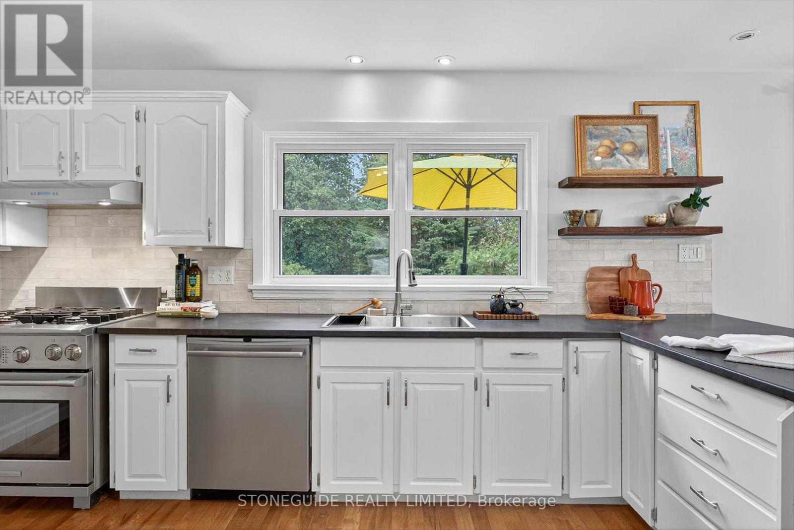 754 Hopkins Avenue, Peterborough (Town Ward 3), Ontario  K9J 4Y5 - Photo 15 - X12473948