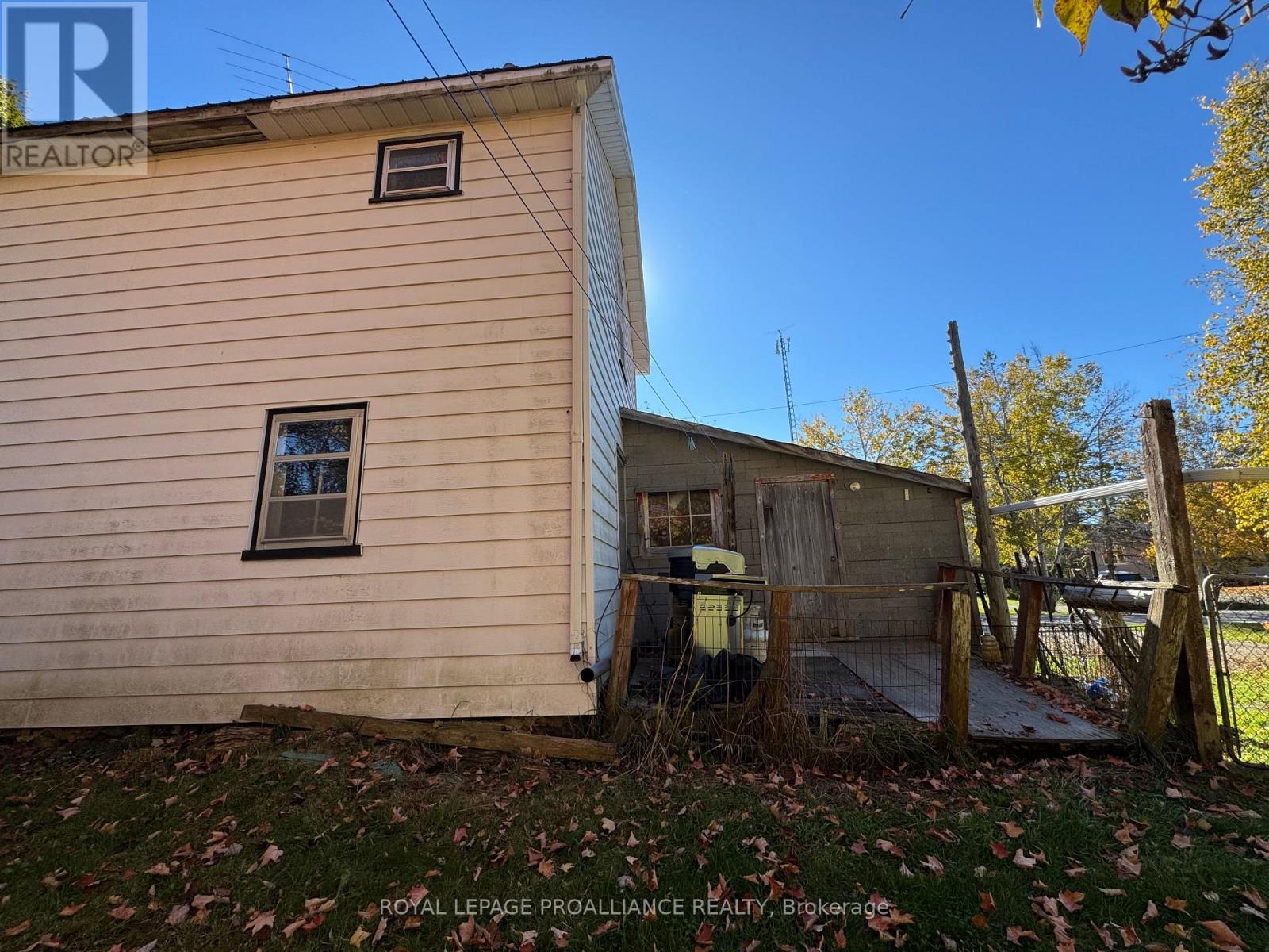 3 Gore Street, Kawartha Lakes (Manvers), Ontario  L0A 1A0 - Photo 8 - X12474153