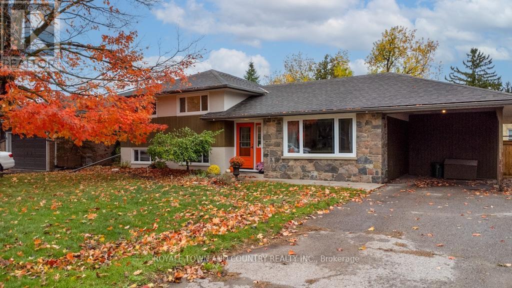 112 Adelaide Street N, Kawartha Lakes (Lindsay), Ontario  K9V 4L9 - Photo 1 - X12474156