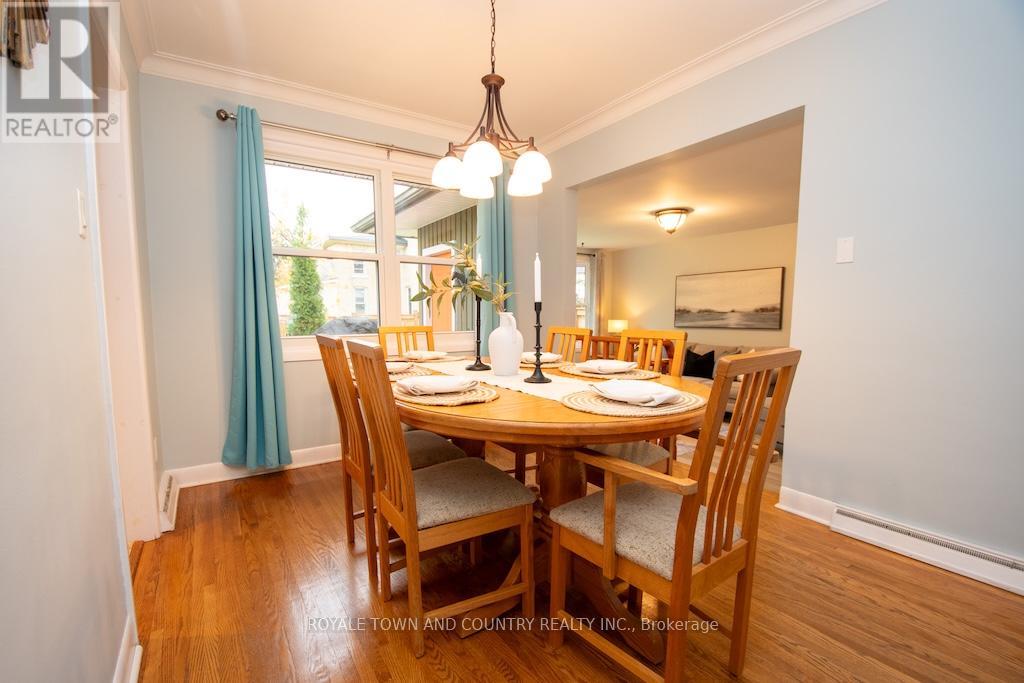 112 Adelaide Street N, Kawartha Lakes (Lindsay), Ontario  K9V 4L9 - Photo 12 - X12474156