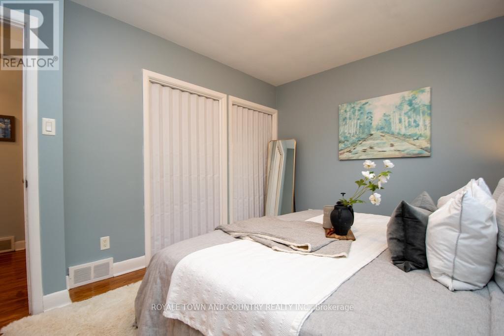 112 Adelaide Street N, Kawartha Lakes (Lindsay), Ontario  K9V 4L9 - Photo 21 - X12474156