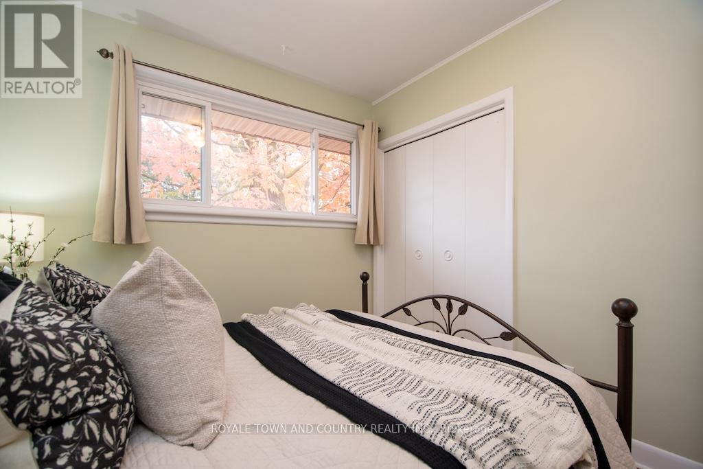 112 Adelaide Street N, Kawartha Lakes (Lindsay), Ontario  K9V 4L9 - Photo 24 - X12474156