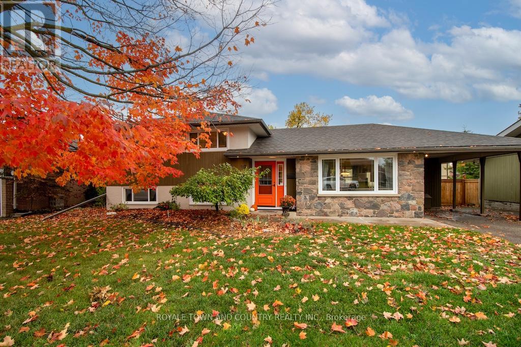 112 Adelaide Street N, Kawartha Lakes (Lindsay), Ontario  K9V 4L9 - Photo 3 - X12474156