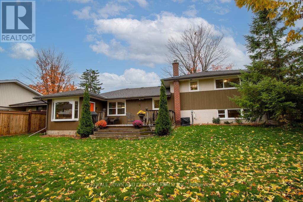 112 Adelaide Street N, Kawartha Lakes (Lindsay), Ontario  K9V 4L9 - Photo 31 - X12474156