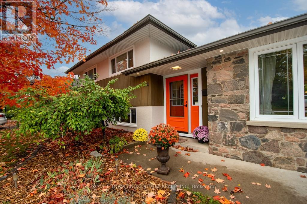 112 Adelaide Street N, Kawartha Lakes (Lindsay), Ontario  K9V 4L9 - Photo 5 - X12474156
