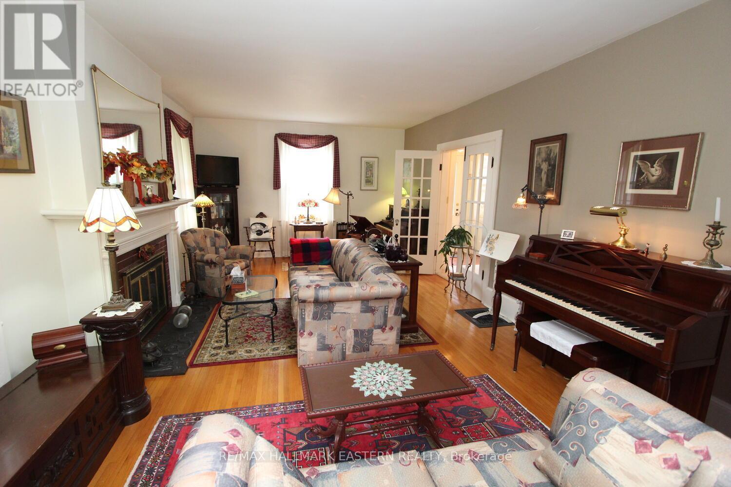 81 Second Street, Trent Hills (Campbellford), Ontario  K0L 1L0 - Photo 12 - X12474265