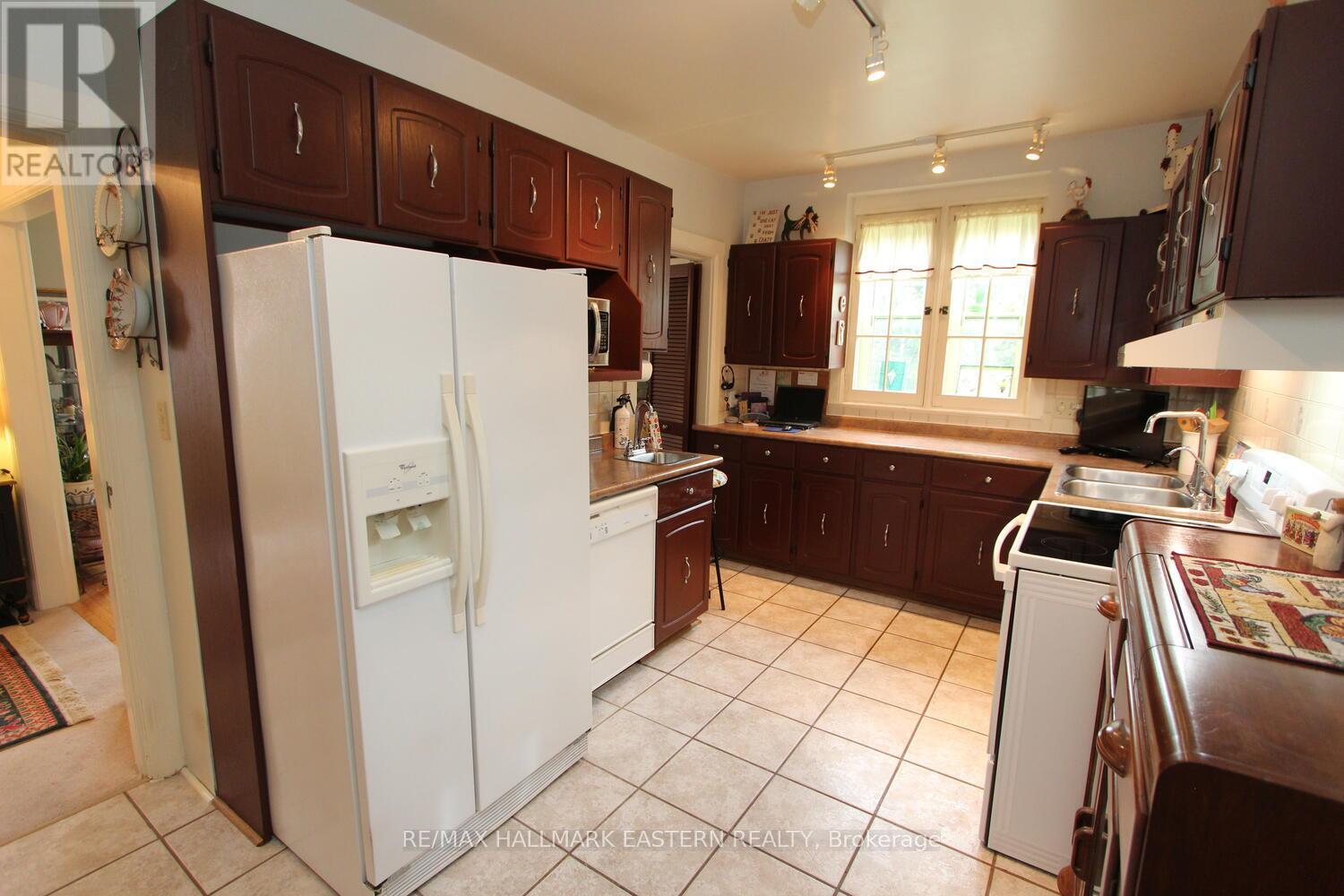81 Second Street, Trent Hills (Campbellford), Ontario  K0L 1L0 - Photo 8 - X12474265