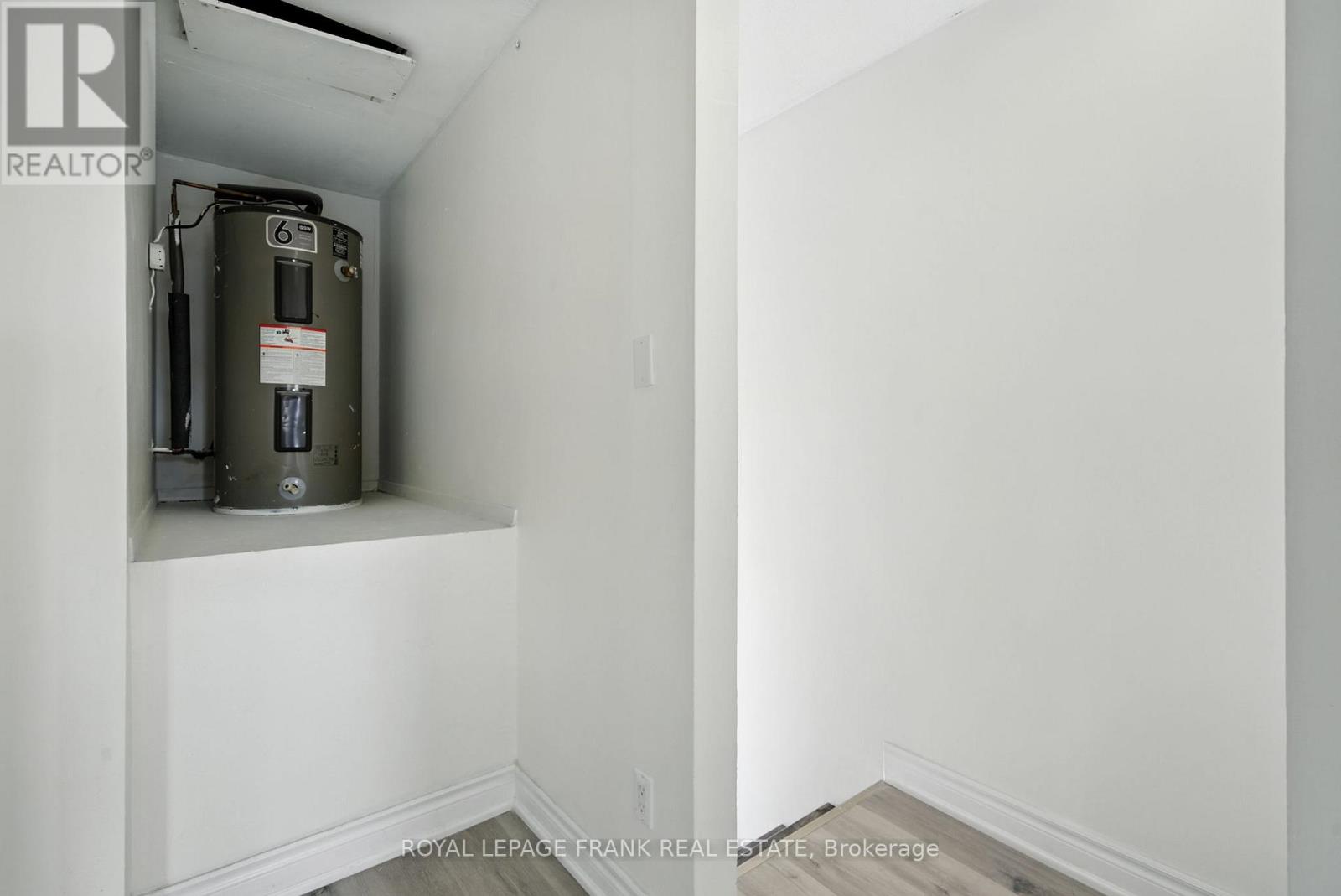 2 - 88 Mary Street W, Kawartha Lakes (Lindsay), Ontario  K9V 5G3 - Photo 30 - X12474302