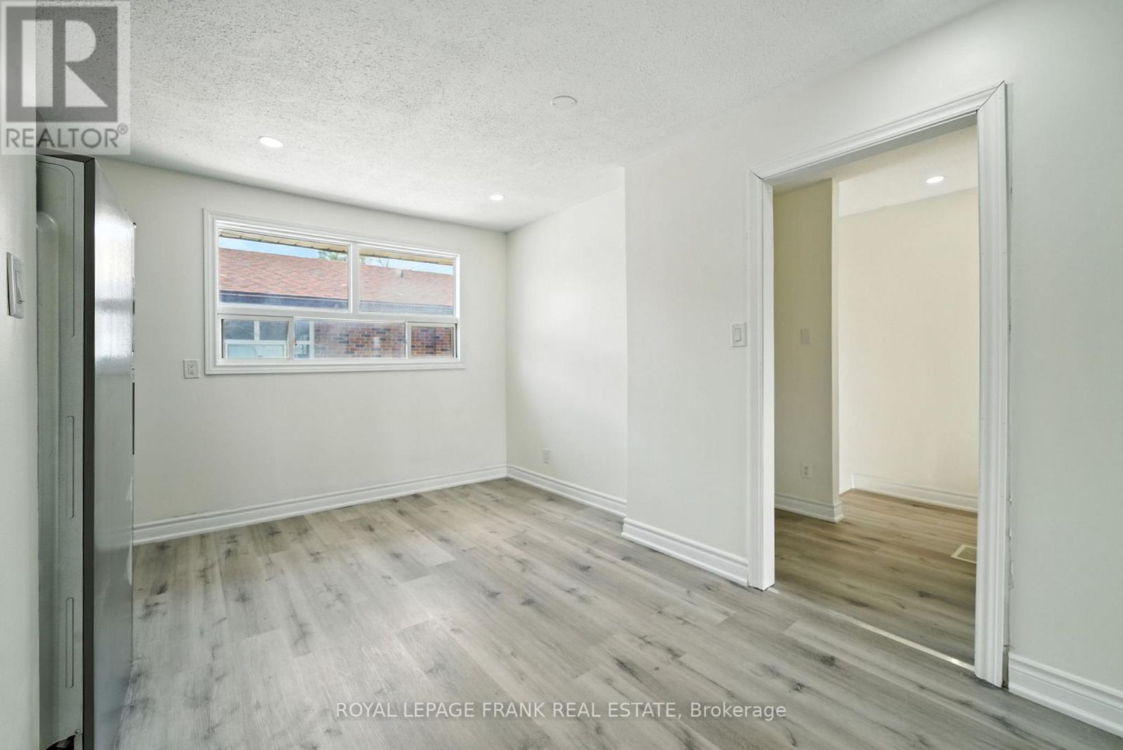 2 - 88 Mary Street W, Kawartha Lakes (Lindsay), Ontario  K9V 5G3 - Photo 9 - X12474302