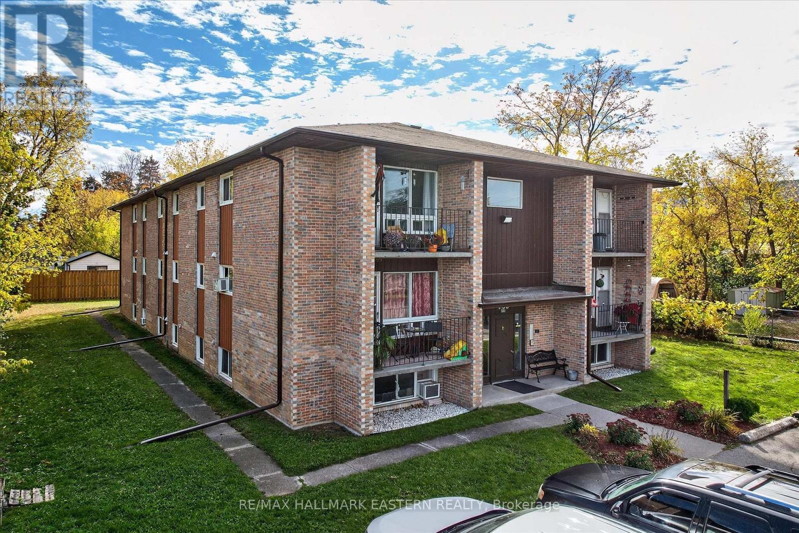 135 LANSDOWNE STREET W, peterborough (otonabee ward 1), Ontario