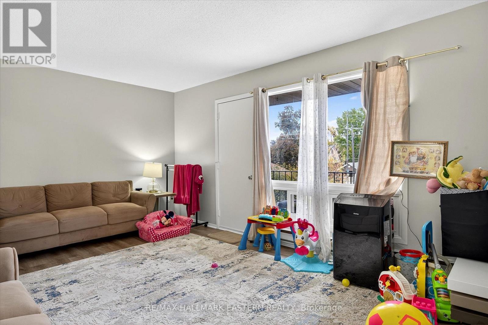 135 Lansdowne Street W, Peterborough (Otonabee Ward 1), Ontario  K9J 1Y2 - Photo 18 - X12474441