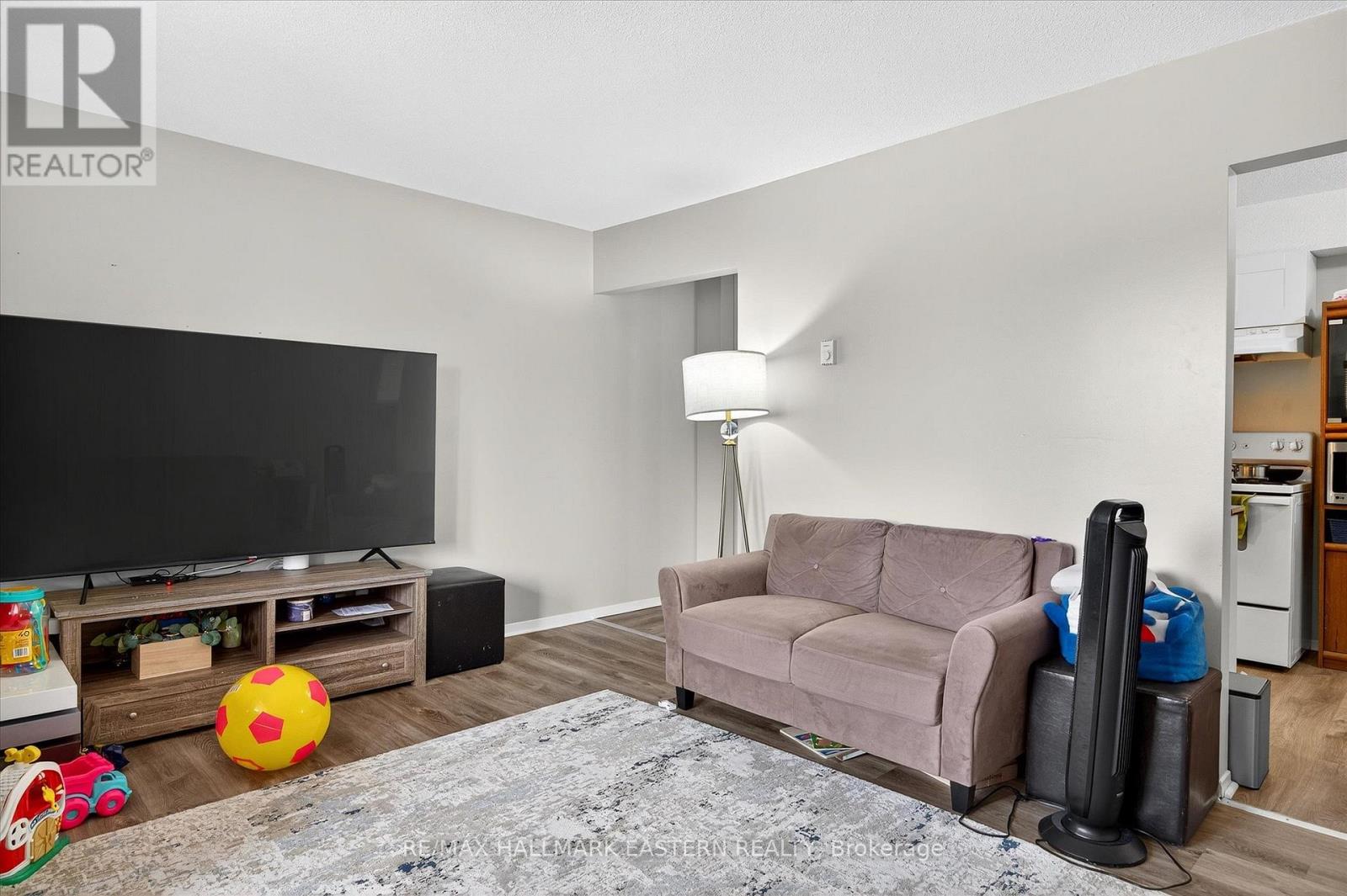 135 Lansdowne Street W, Peterborough (Otonabee Ward 1), Ontario  K9J 1Y2 - Photo 20 - X12474441