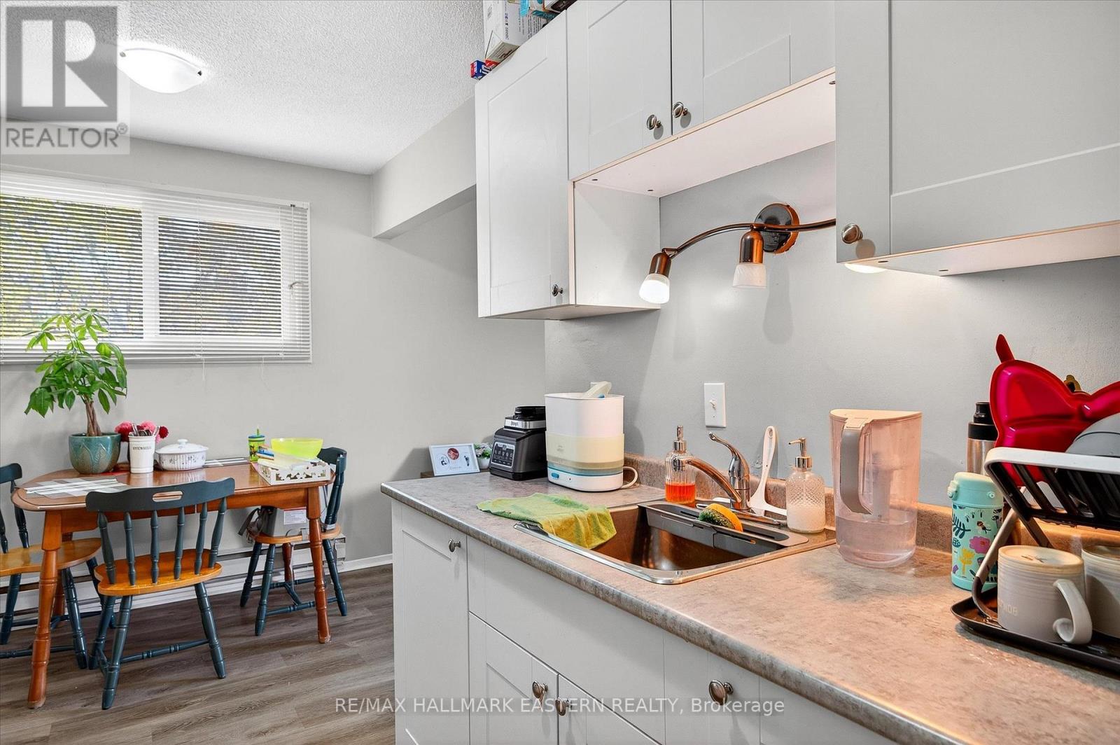 135 Lansdowne Street W, Peterborough (Otonabee Ward 1), Ontario  K9J 1Y2 - Photo 27 - X12474441