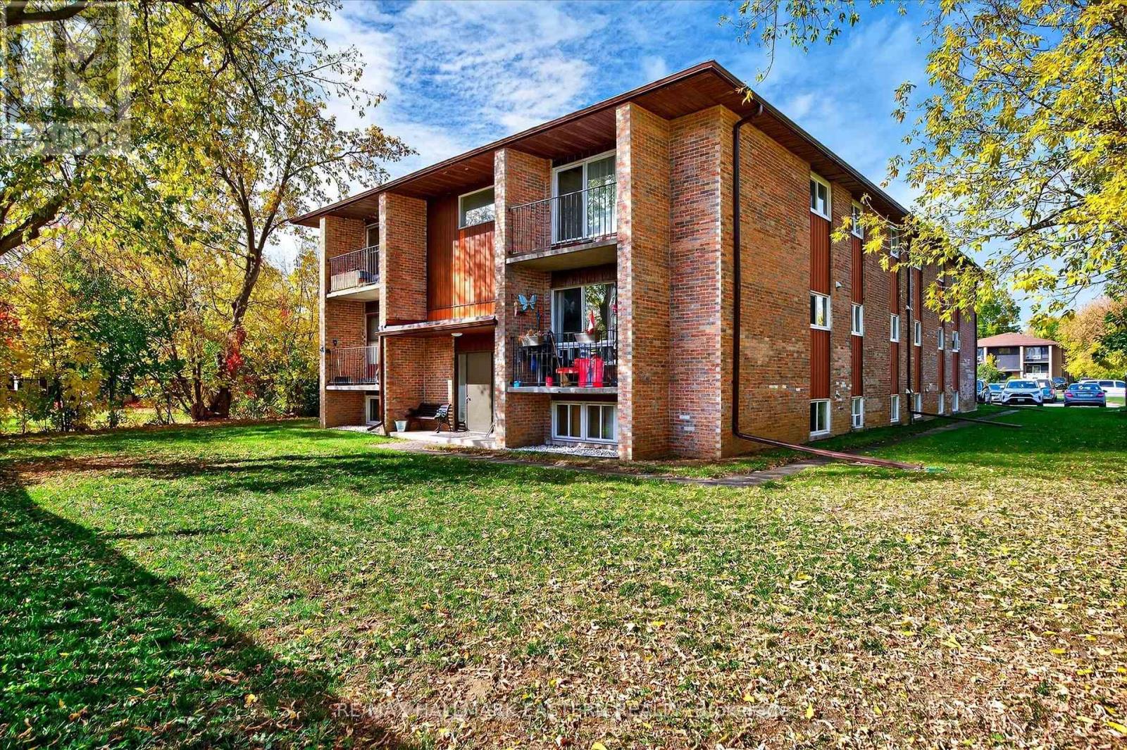 135 Lansdowne Street W, Peterborough (Otonabee Ward 1), Ontario  K9J 1Y2 - Photo 46 - X12474441