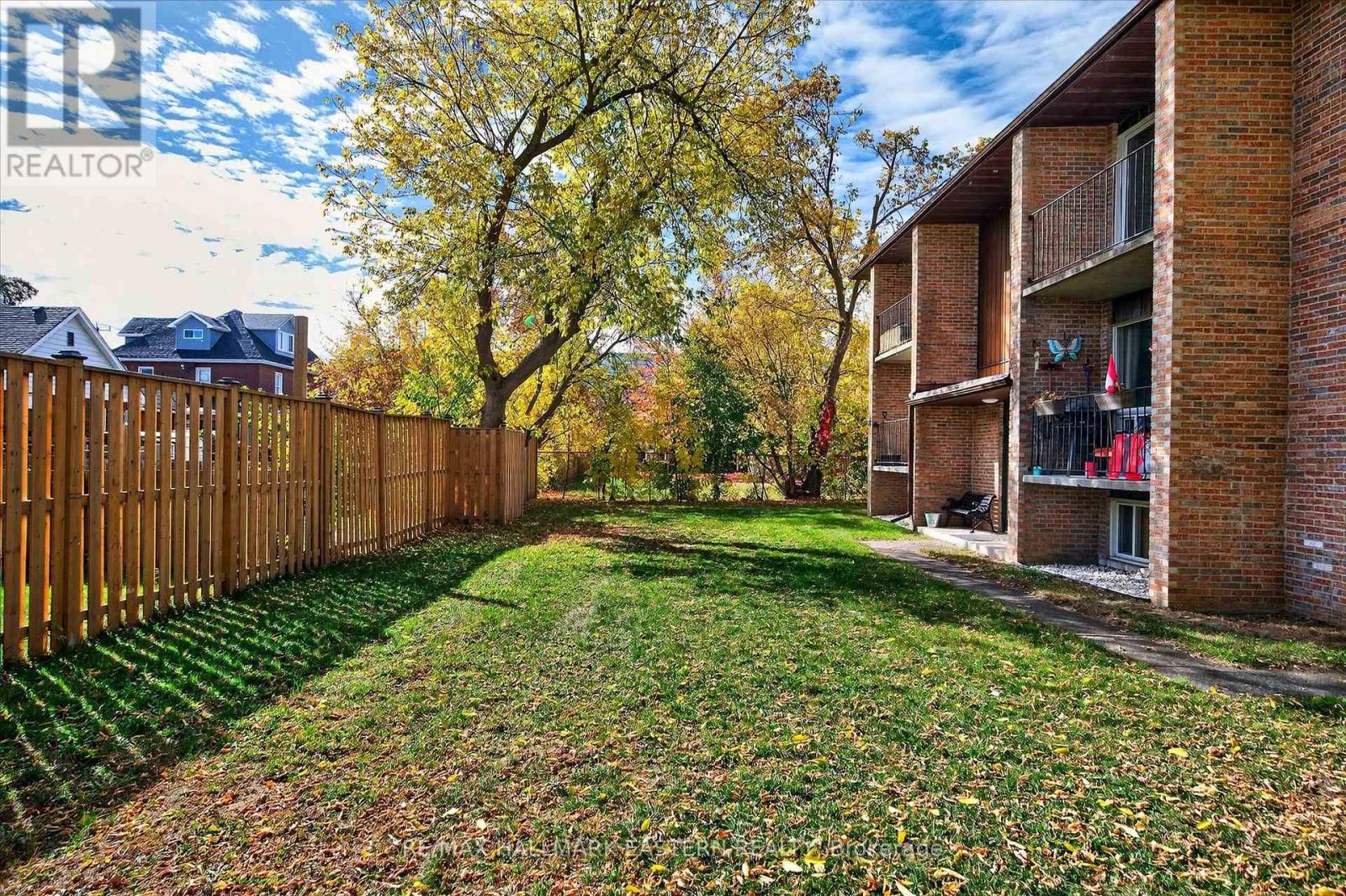 135 Lansdowne Street W, Peterborough (Otonabee Ward 1), Ontario  K9J 1Y2 - Photo 47 - X12474441