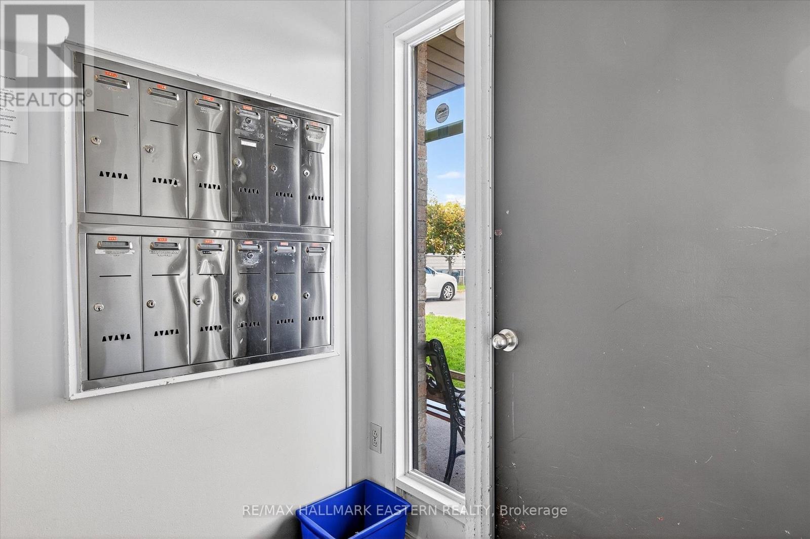 135 Lansdowne Street W, Peterborough (Otonabee Ward 1), Ontario  K9J 1Y2 - Photo 8 - X12474441