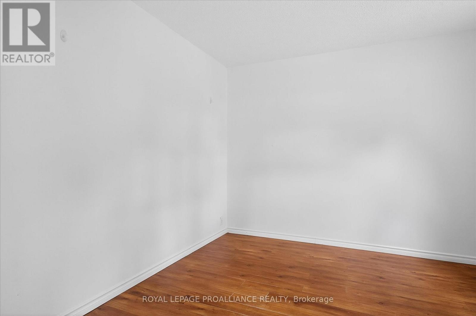 346 London Street, Peterborough (Town Ward 3), Ontario  K9H 2Z7 - Photo 20 - X12474483